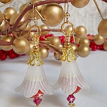 BO Secret Oriental avec des perles en c&eacute;ramique et des fleurs Lucite et des crochets d'oreilles en Gold Filled 14 carats